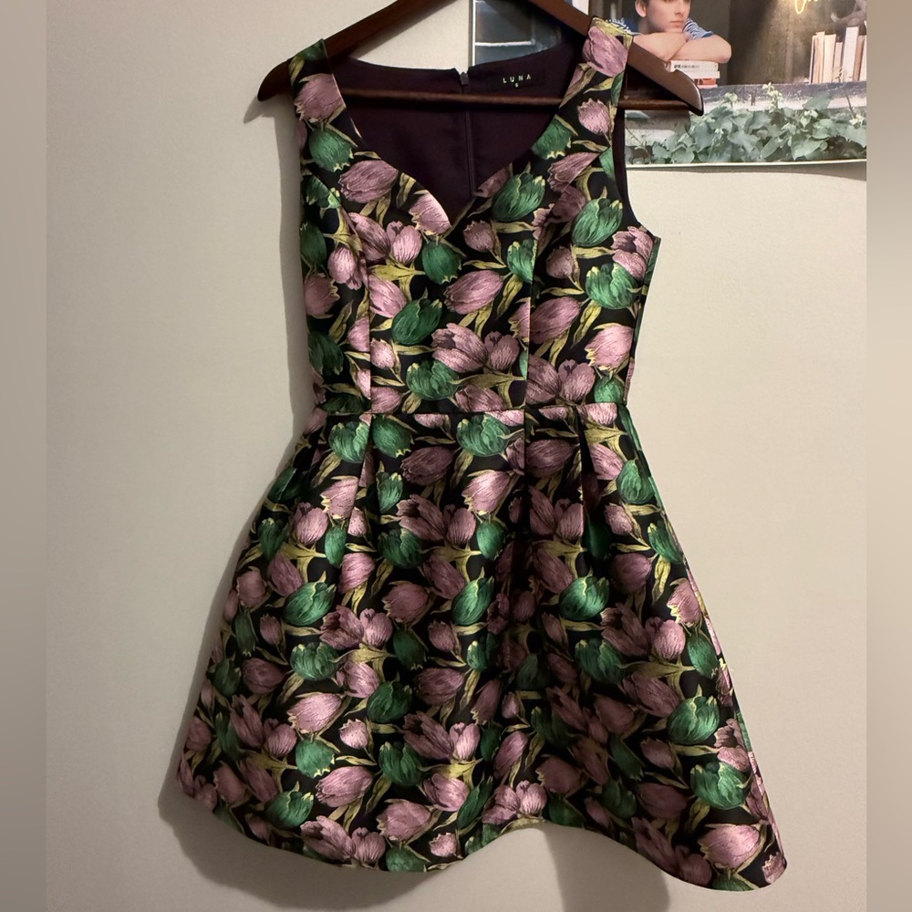 Chic Floral Mini Dress in Pink and Green